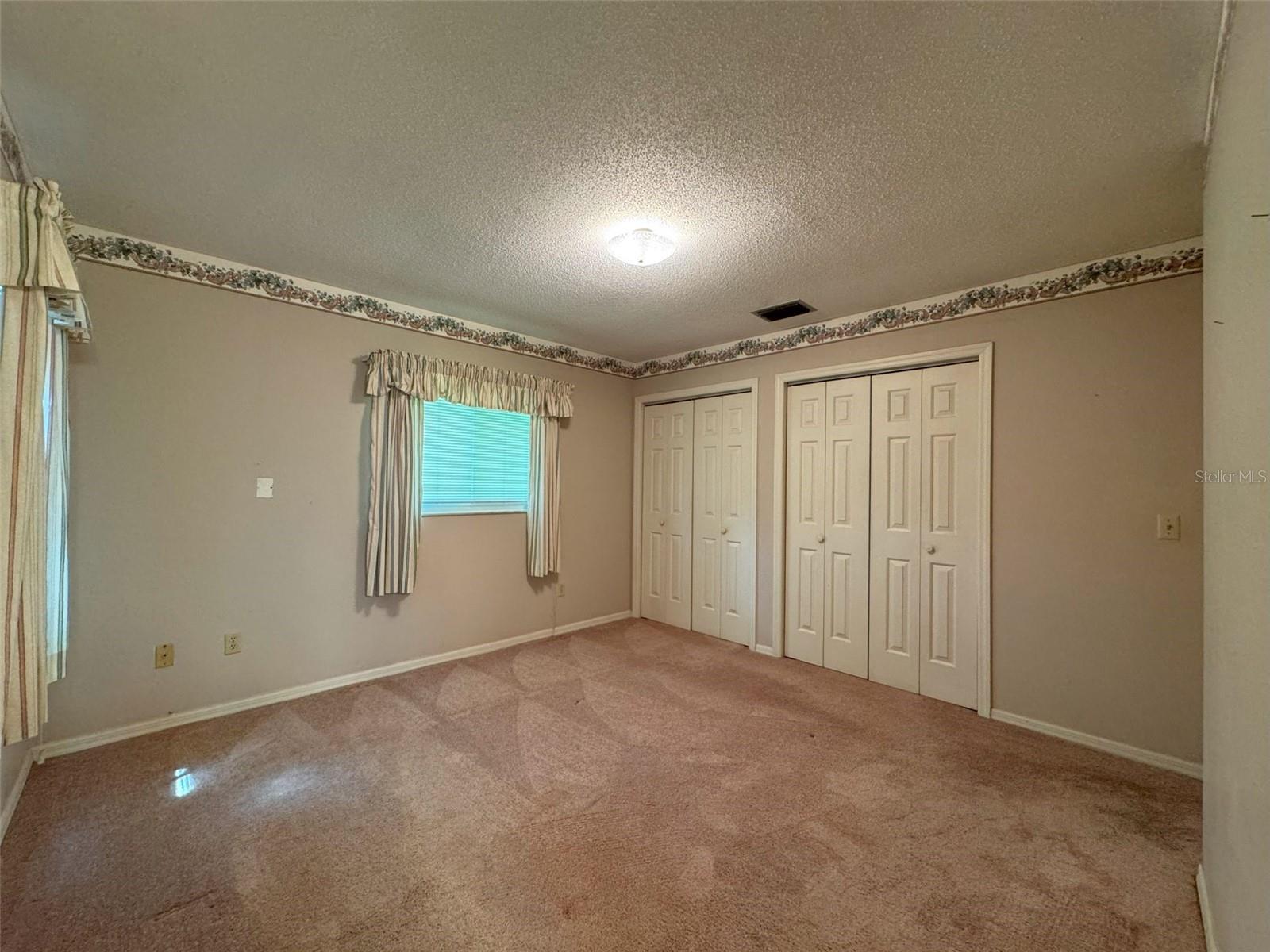 Image 12 of 24 For 1050 Bloomfield Drive