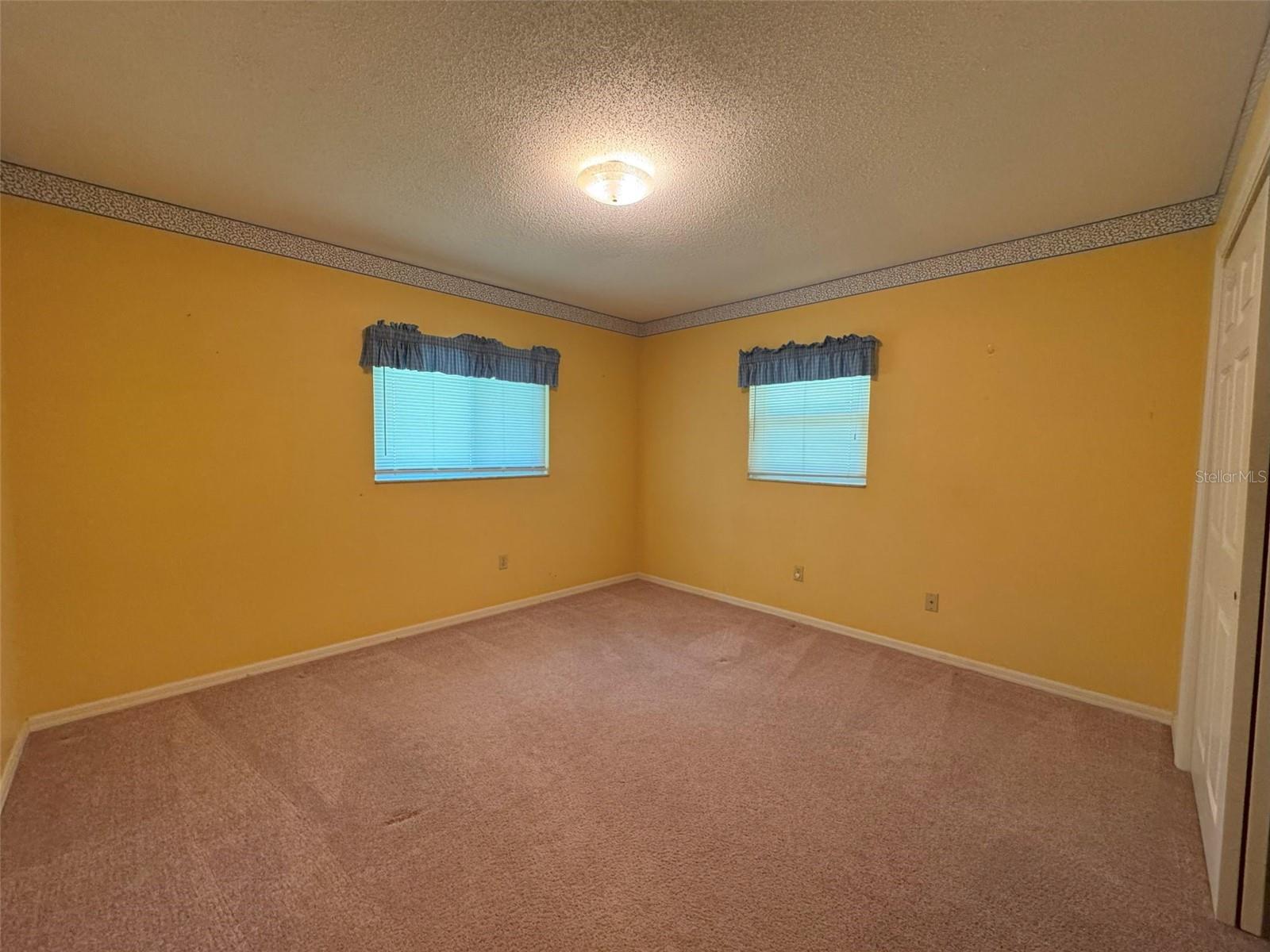 Image 14 of 24 For 1050 Bloomfield Drive