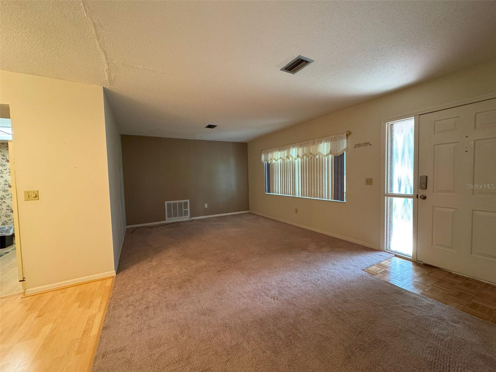 Image 2 of 24 For 1050 Bloomfield Drive