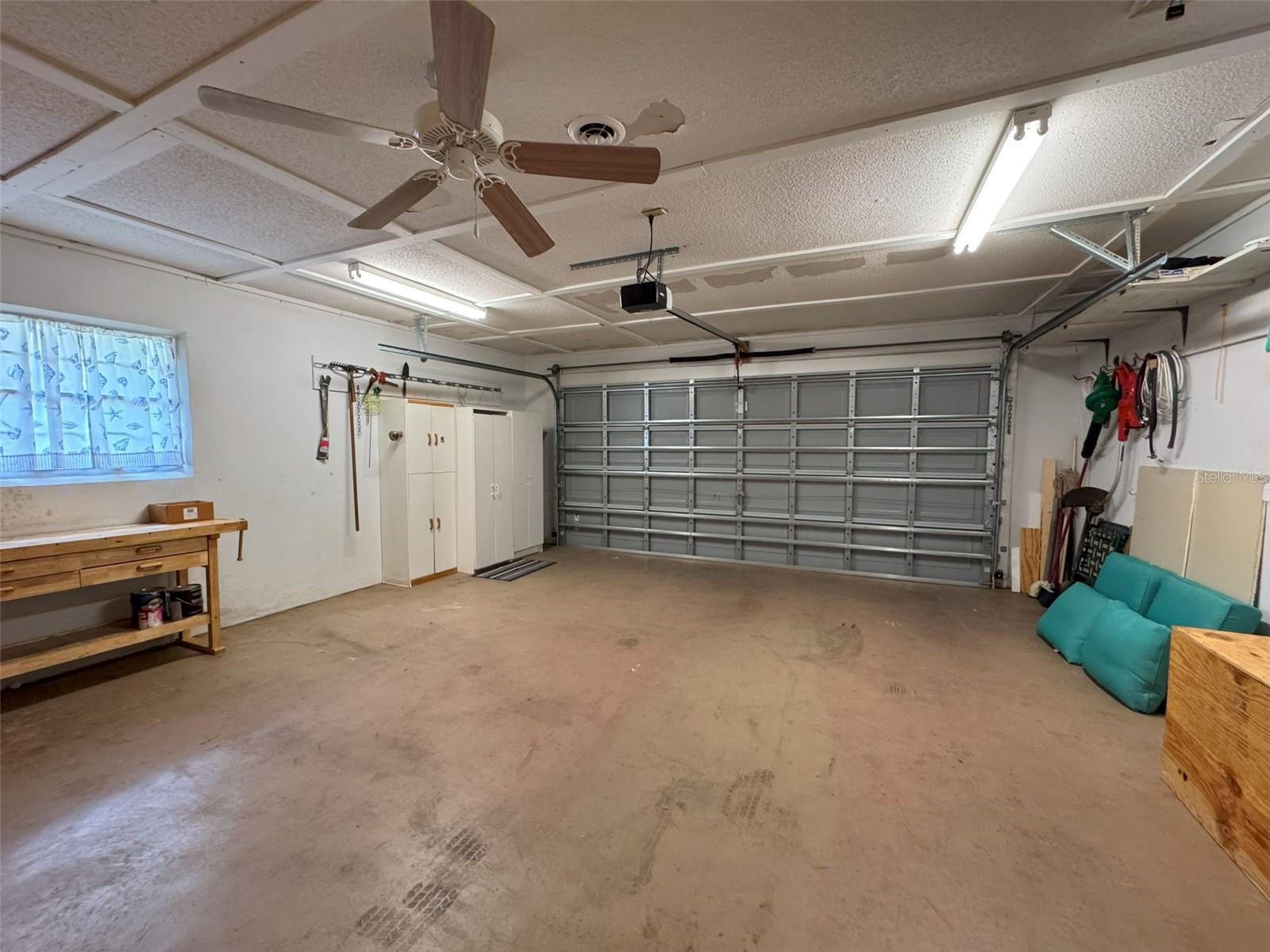 Image 20 of 24 For 1050 Bloomfield Drive