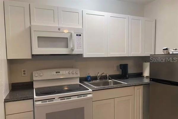 Image 2 of 7 For 2625 33rd Avenue
