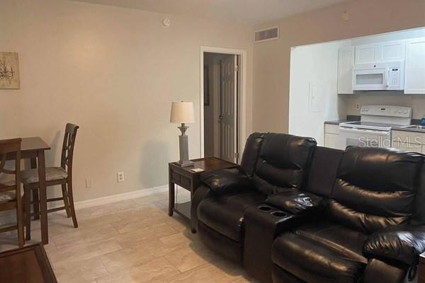 Image 3 of 7 For 2625 33rd Avenue