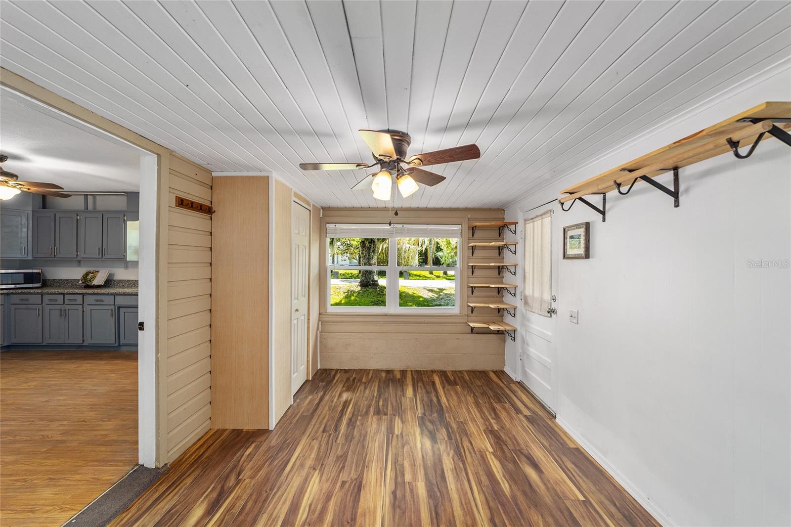 Image 18 of 34 For 11430 54th Avenue