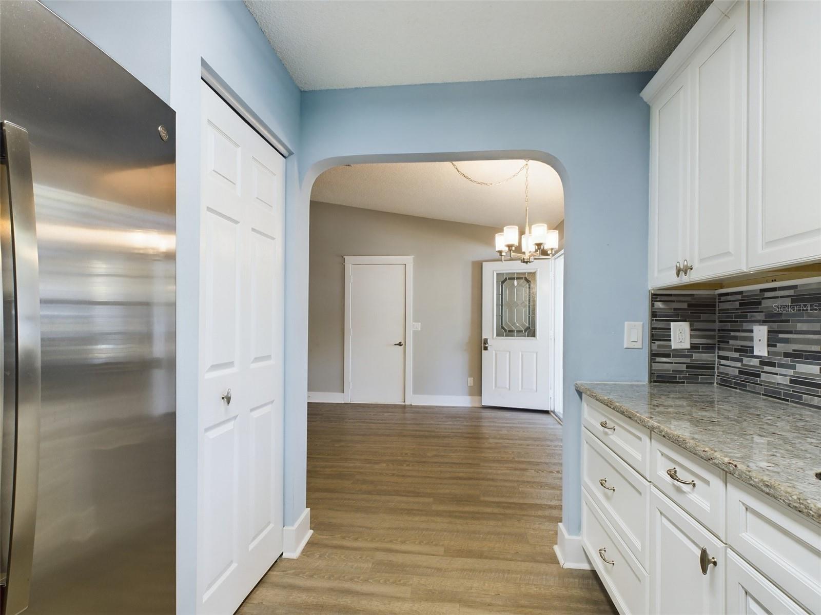 Image 11 of 33 For 9815 89th Terrace D