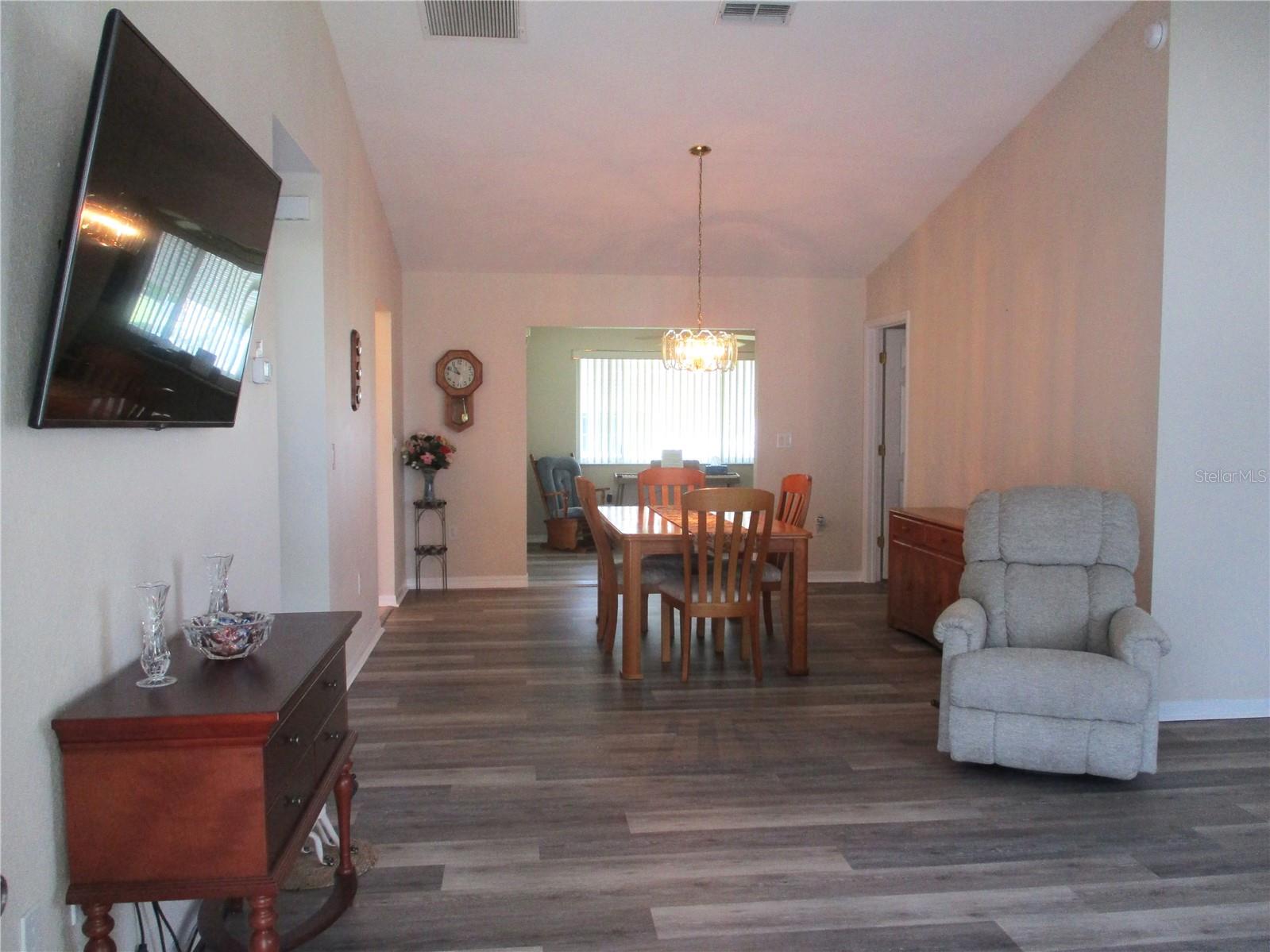 Image 11 of 88 For 11470 139th Street