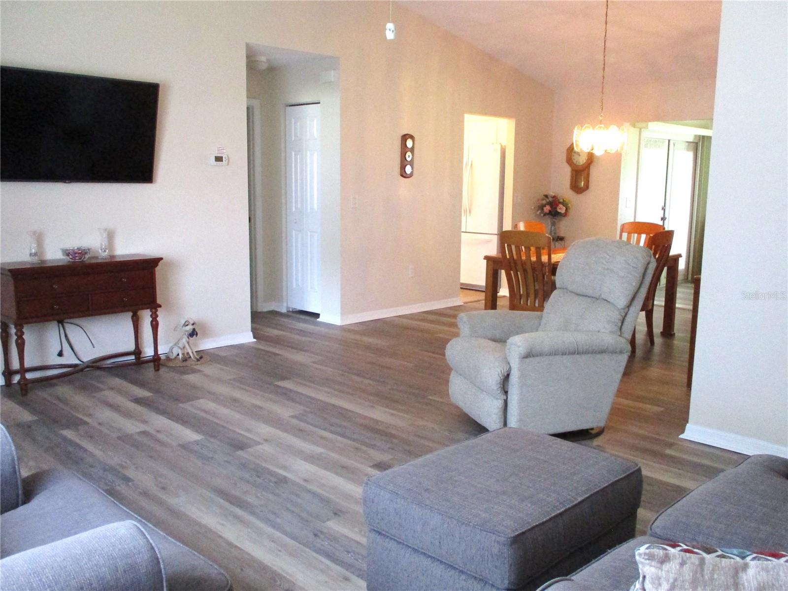 Image 3 of 88 For 11470 139th Street