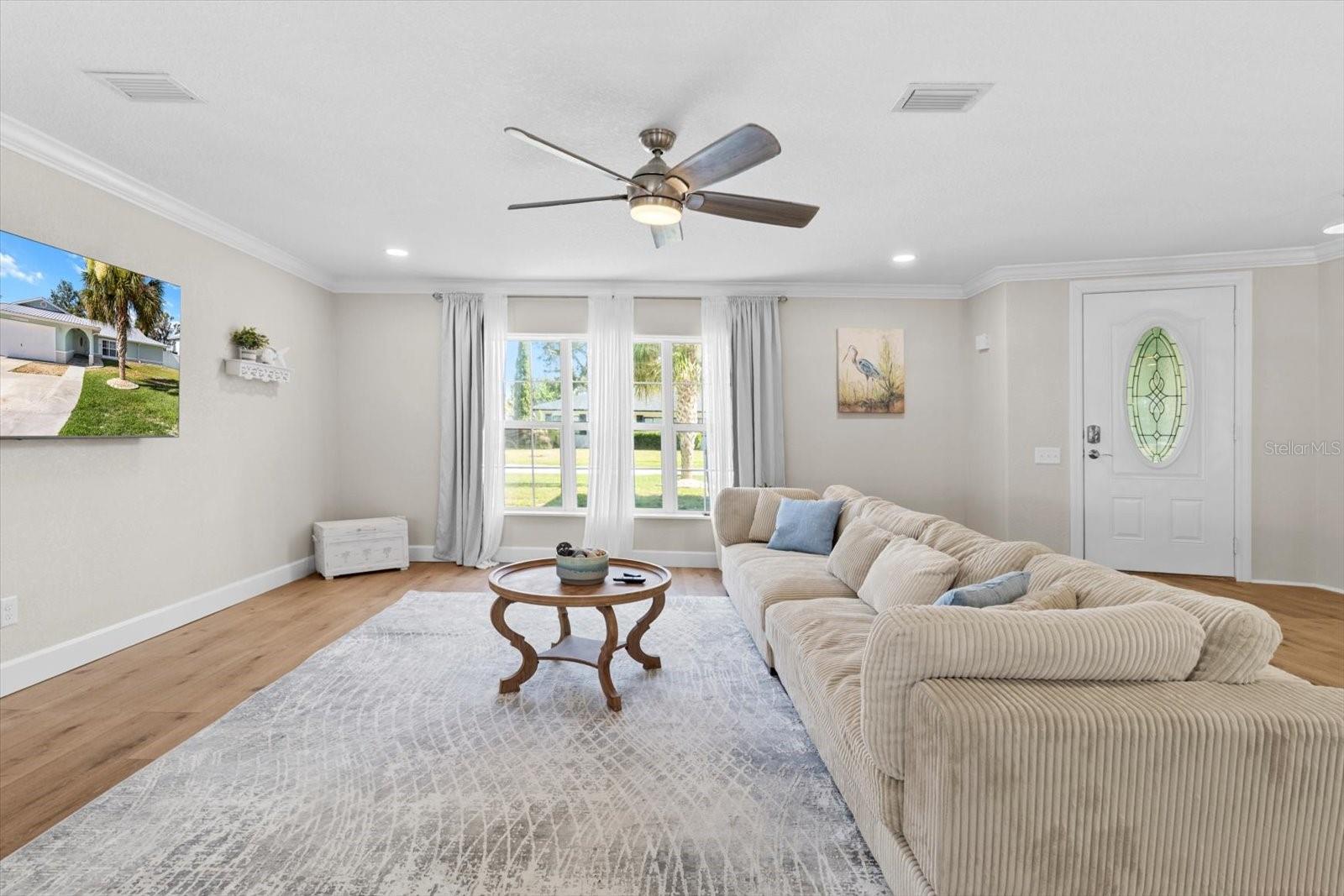 Listing photo id 9 for 1860 16th Street
