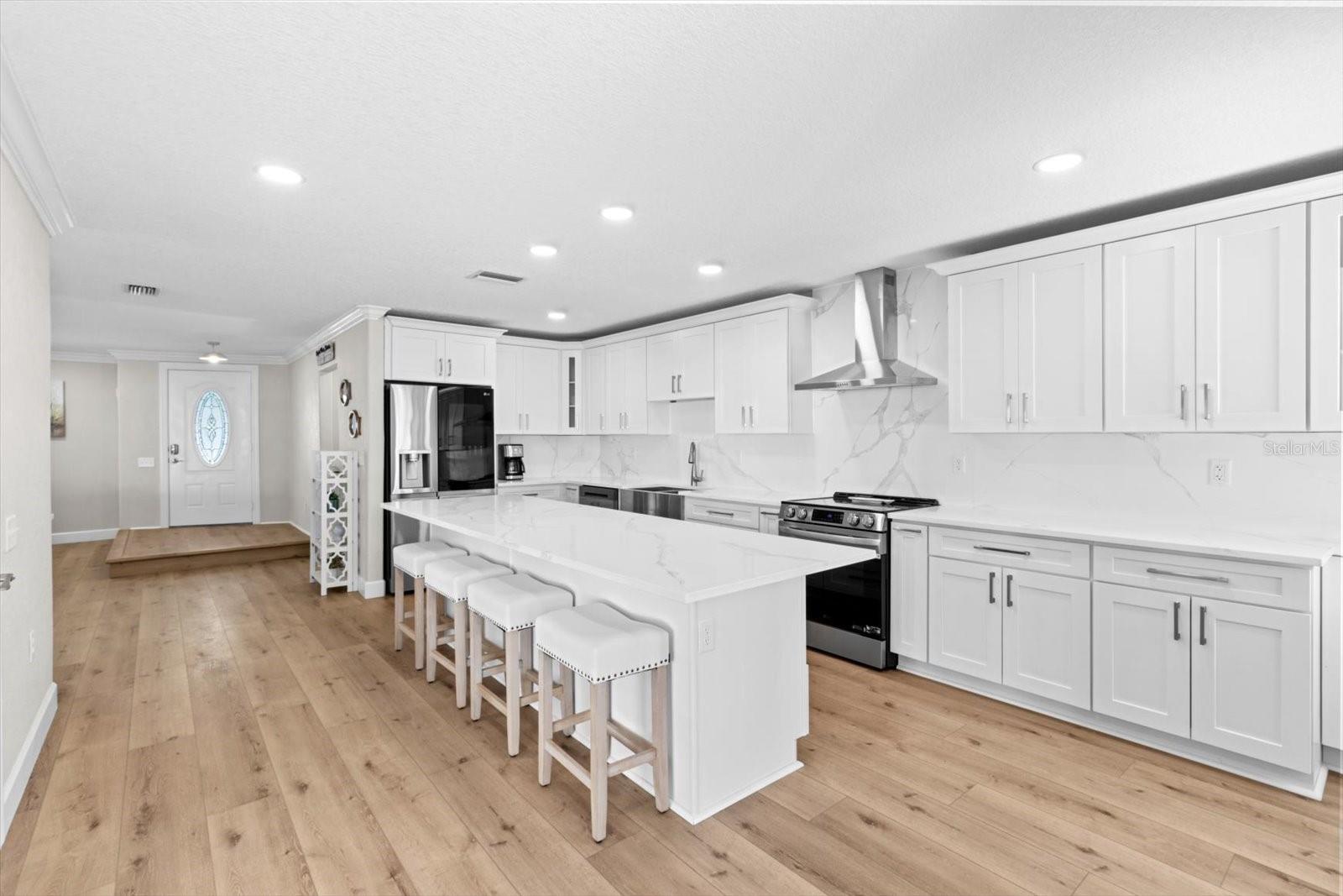 Listing photo id 12 for 1860 16th Street