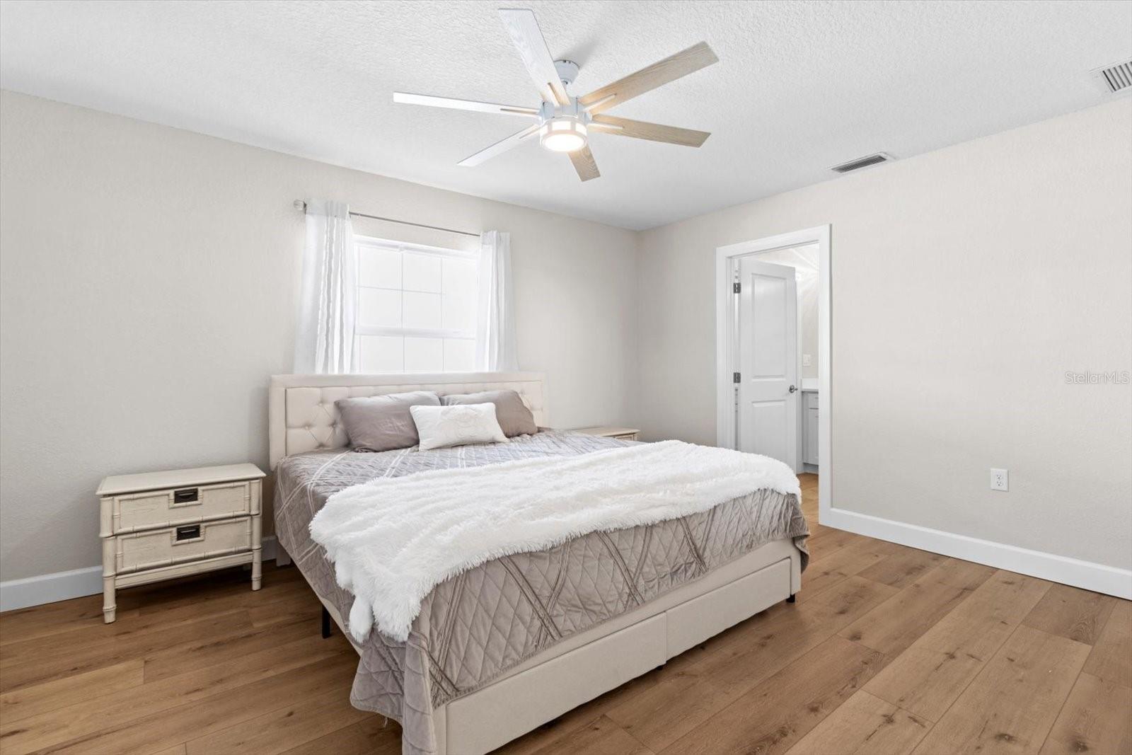 Listing photo id 16 for 1860 16th Street