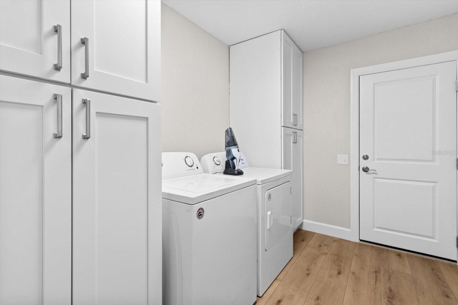 Listing photo id 20 for 1860 16th Street
