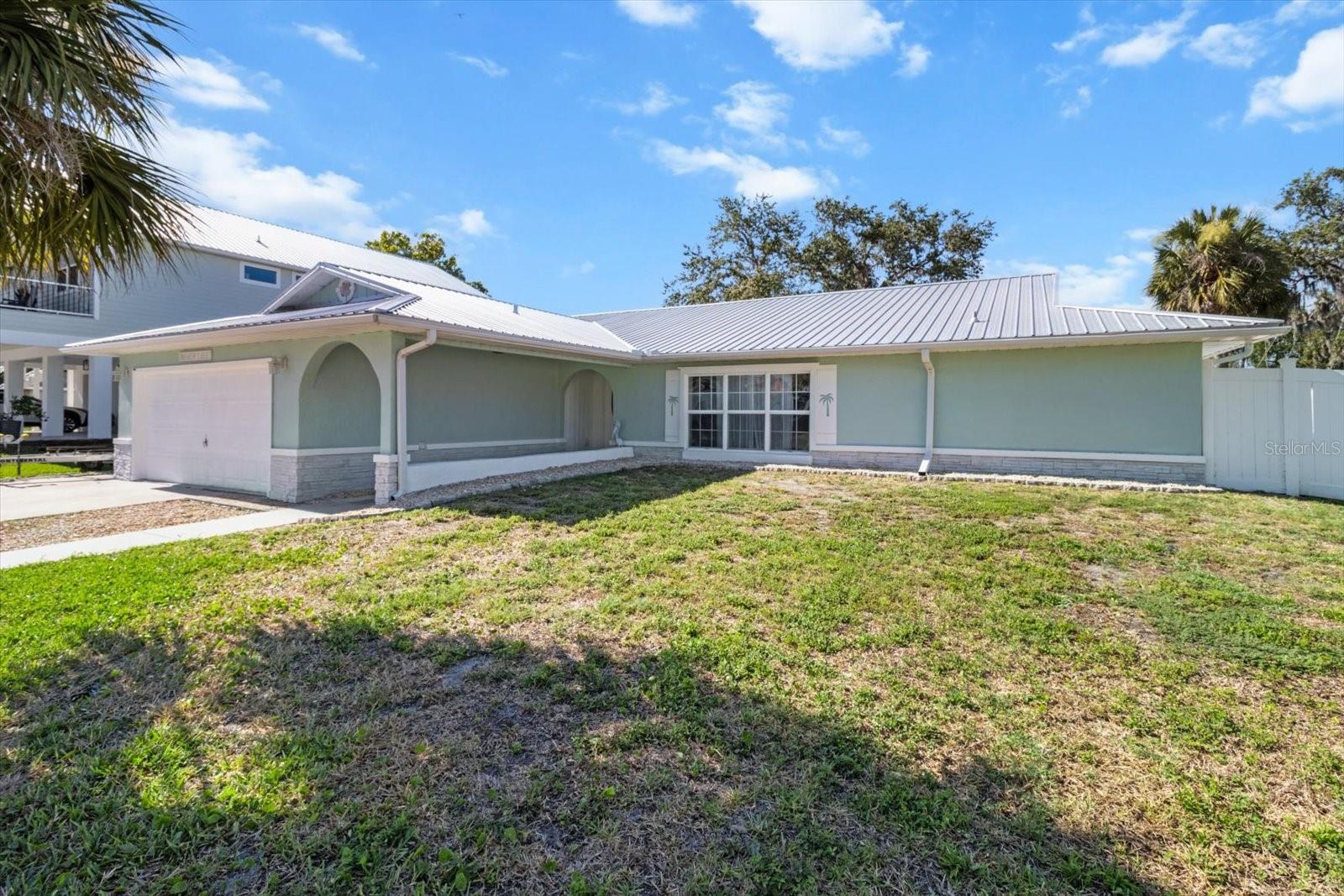 Listing photo id 1 for 1860 16th Street