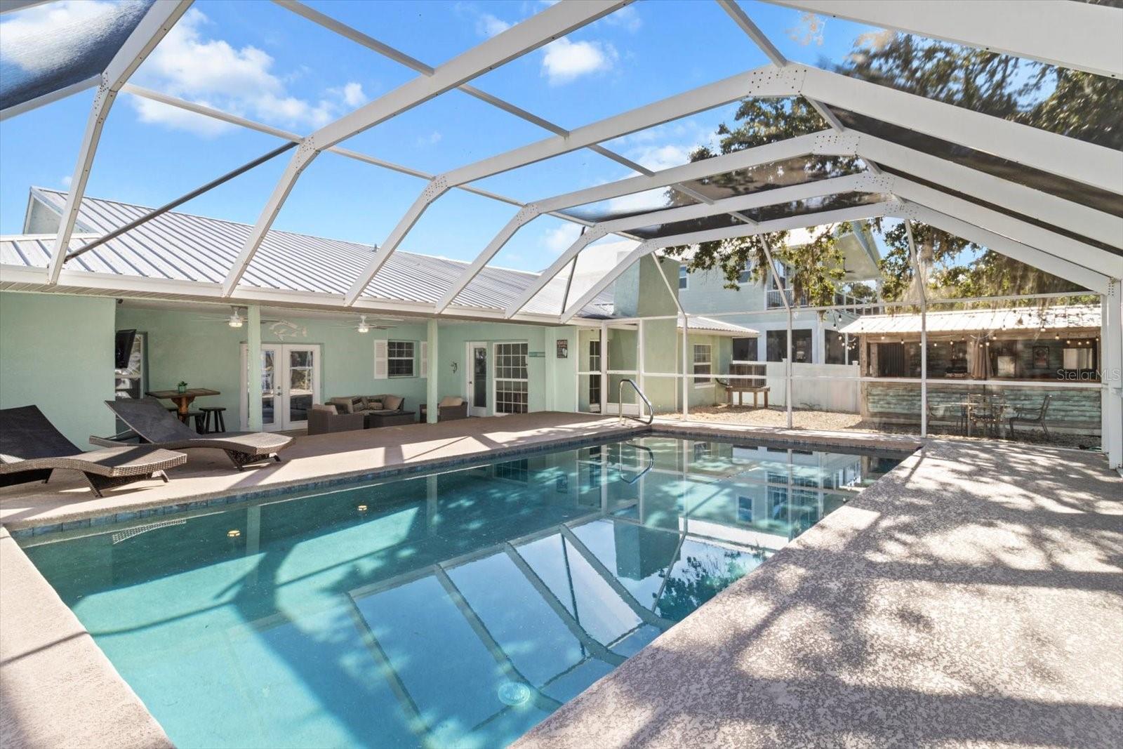 Listing photo id 30 for 1860 16th Street