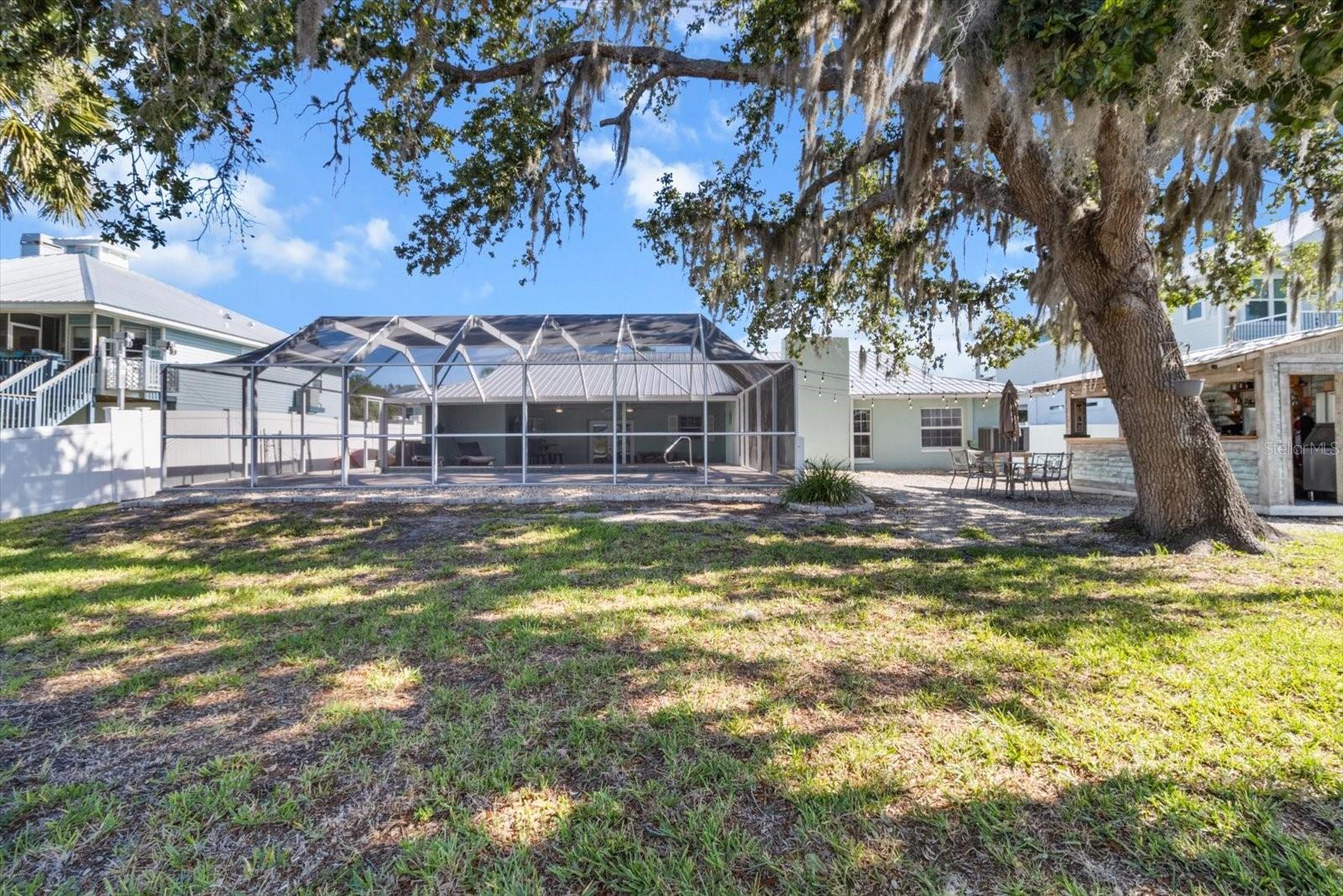 Listing photo id 33 for 1860 16th Street