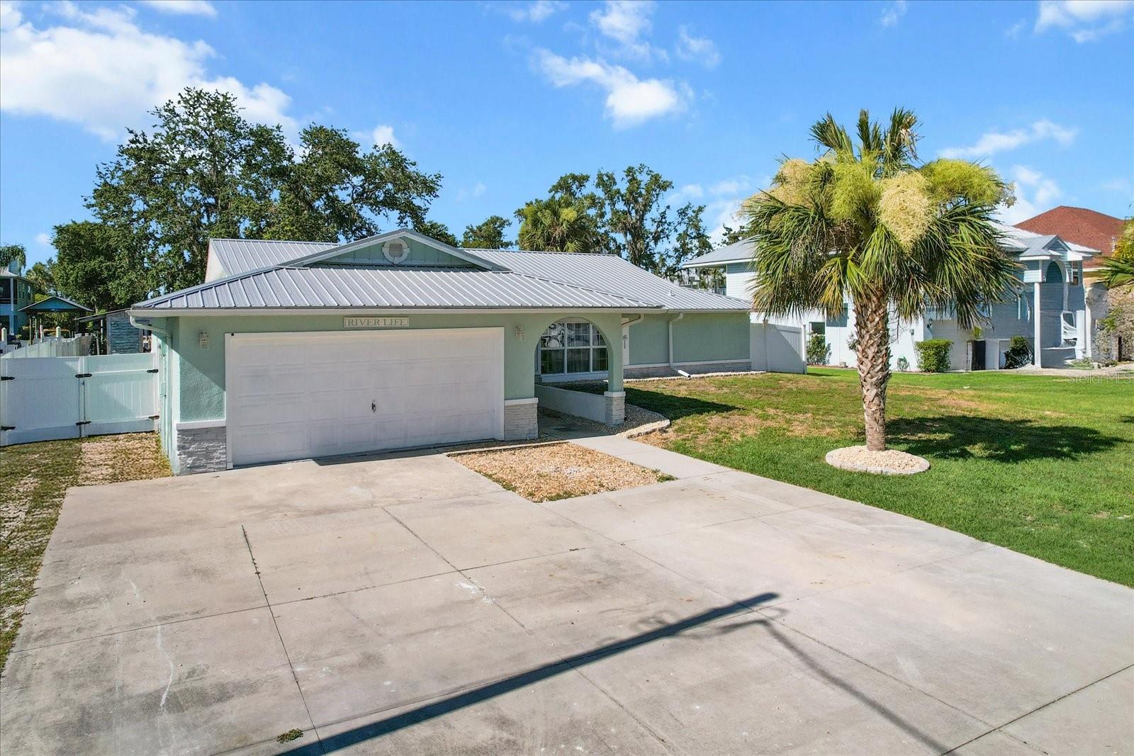 Listing photo id 37 for 1860 16th Street