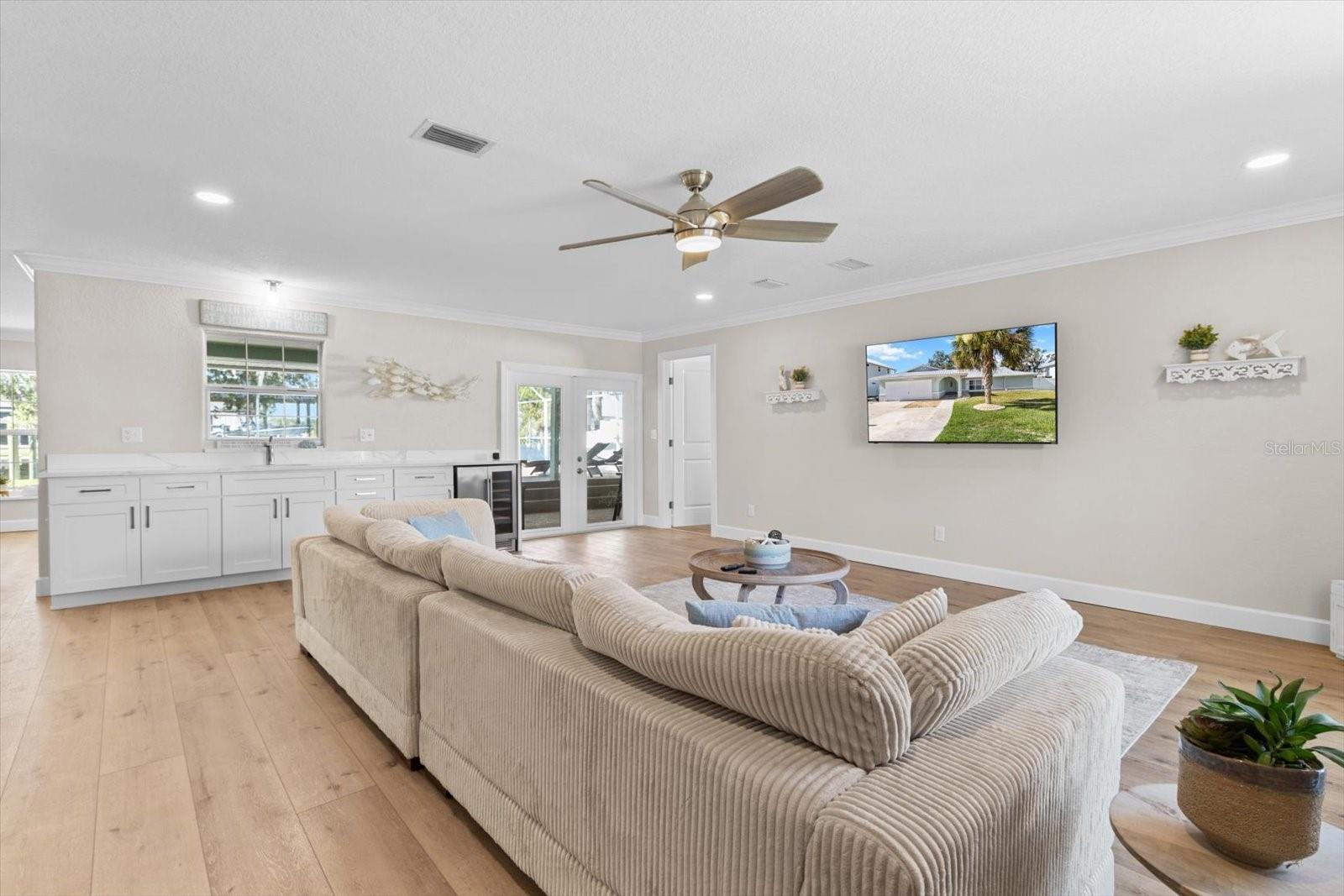 Listing photo id 6 for 1860 16th Street