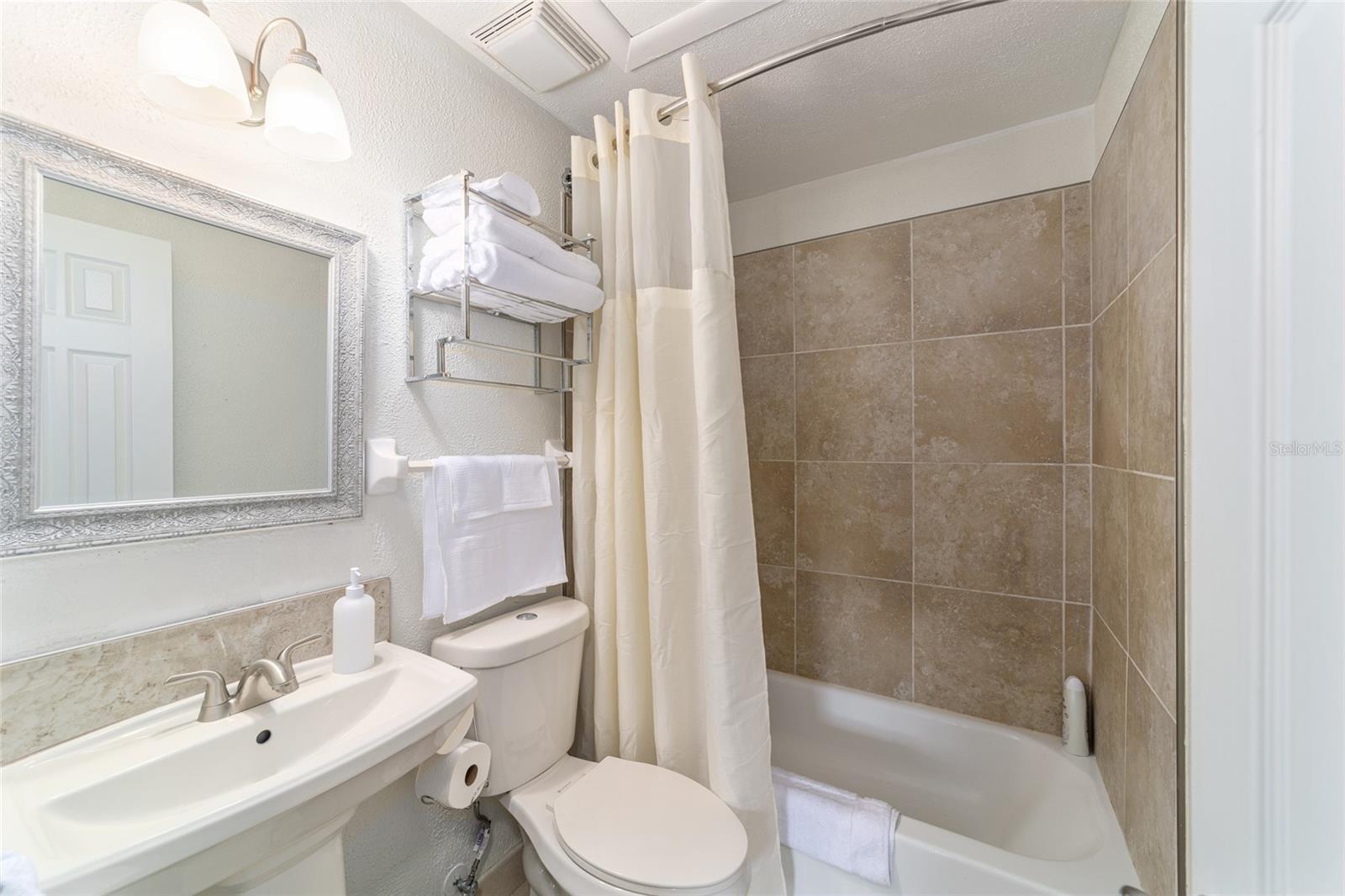 Image 18 of 29 For 7642 80th Street