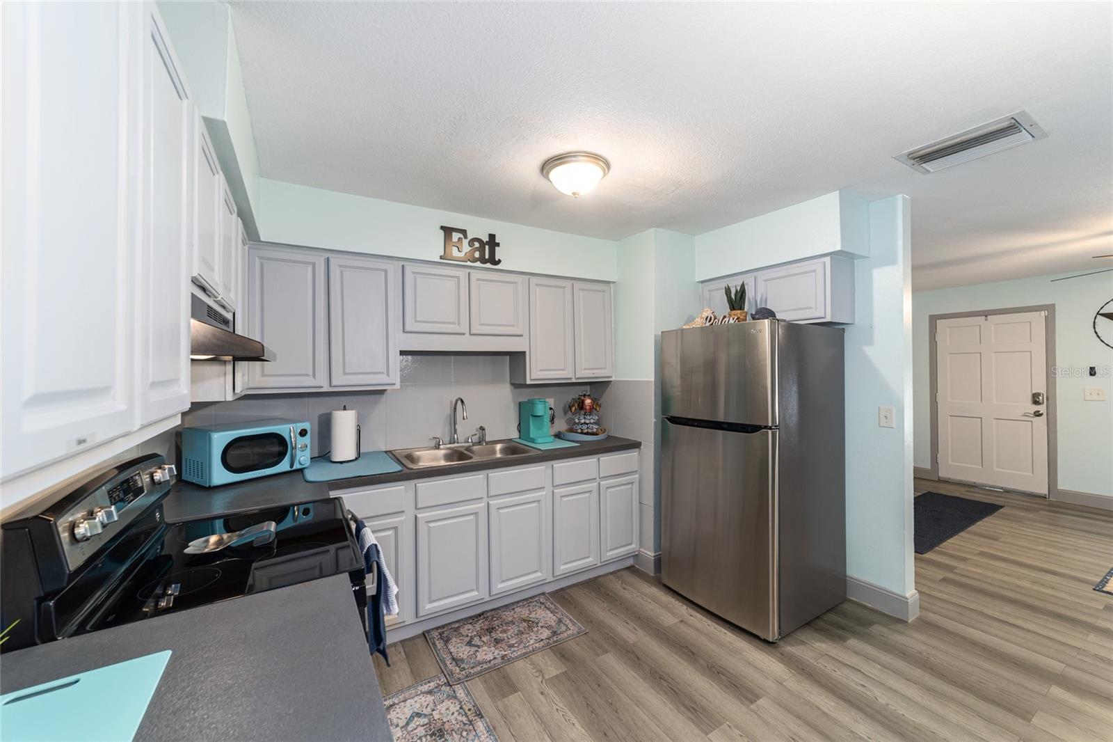 Image 7 of 29 For 7642 80th Street