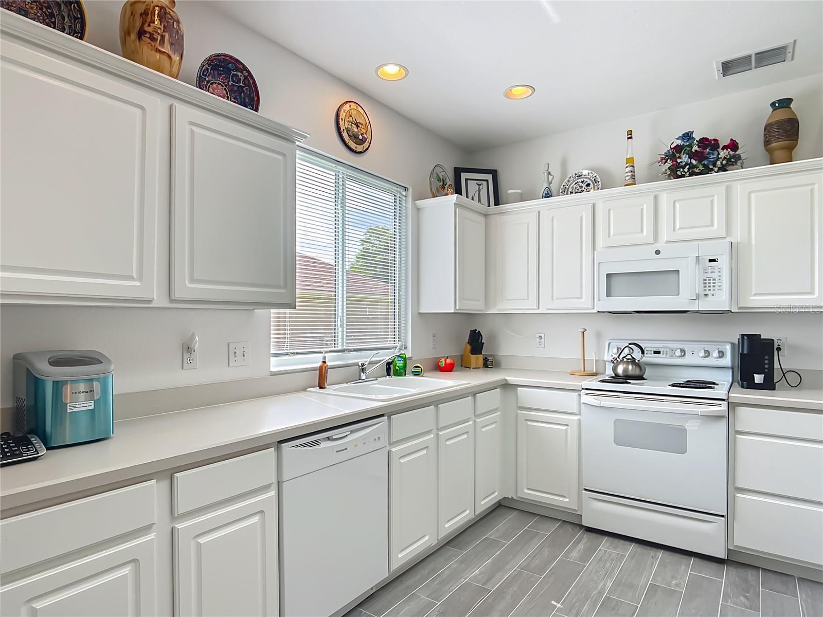 Image 18 of 51 For 9485 130th Place Road