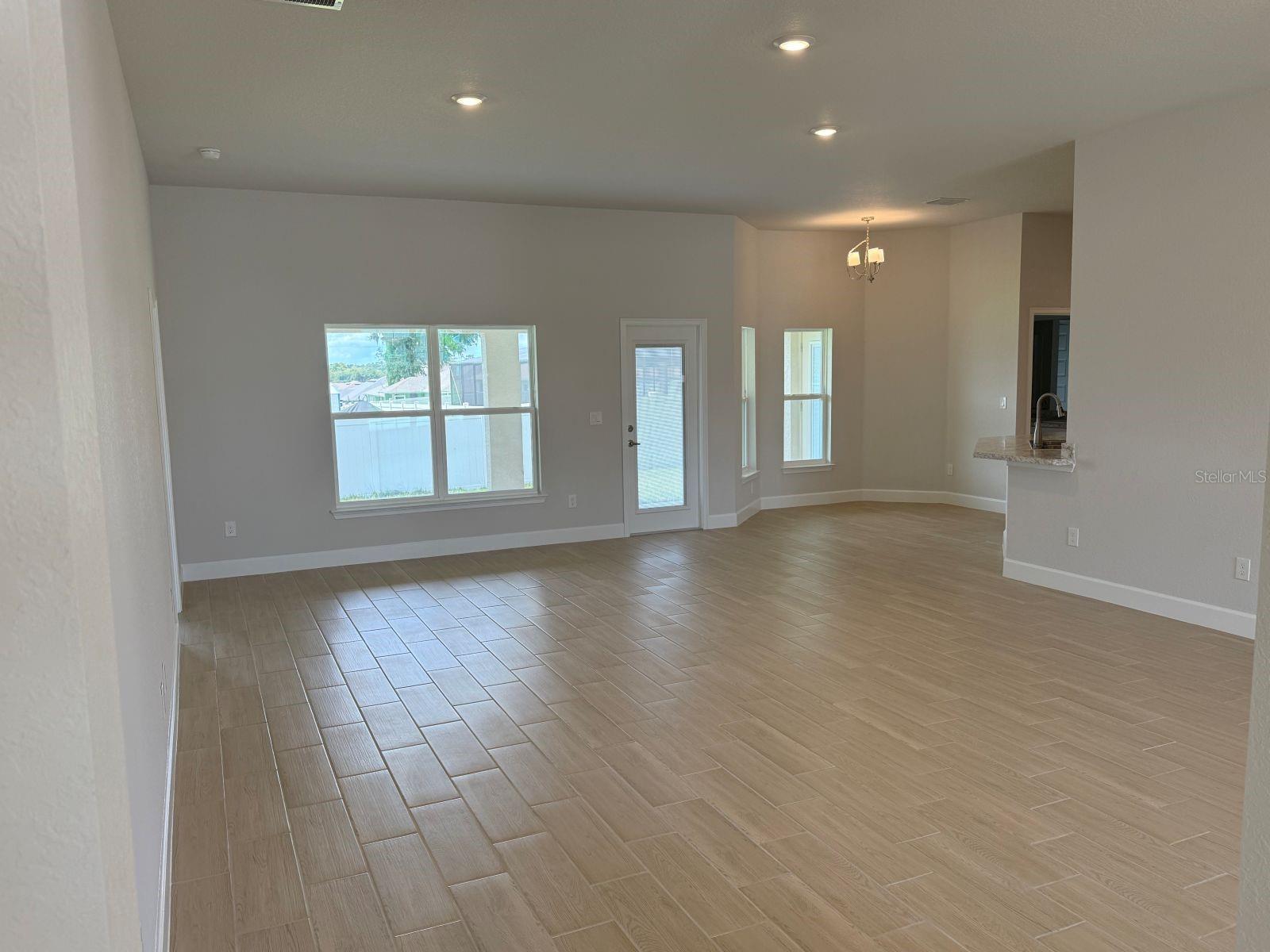 Image 11 of 20 For 4370 1st Avenue