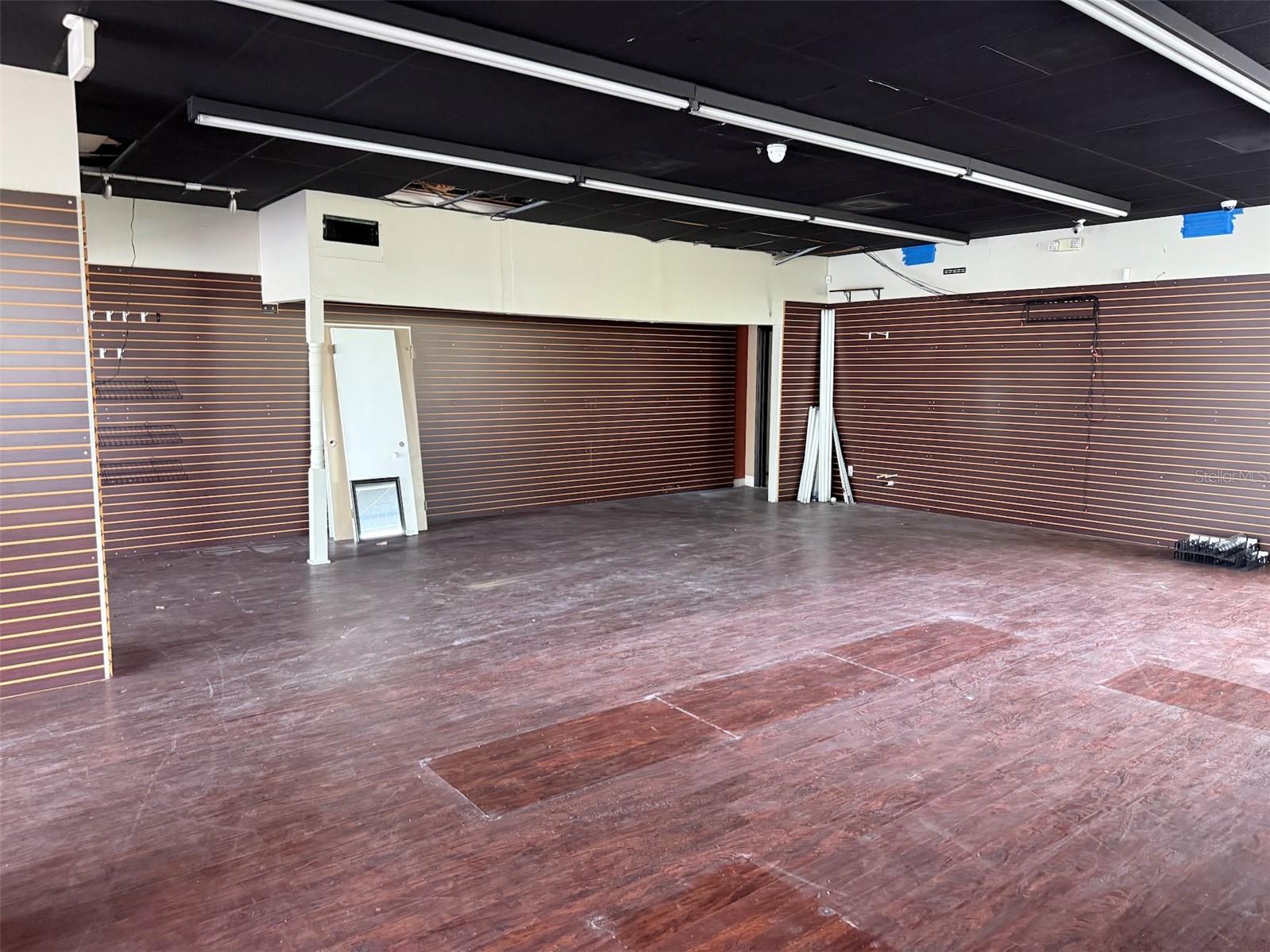 Image 3 of 7 For 1216 Silver Springs Boulevard