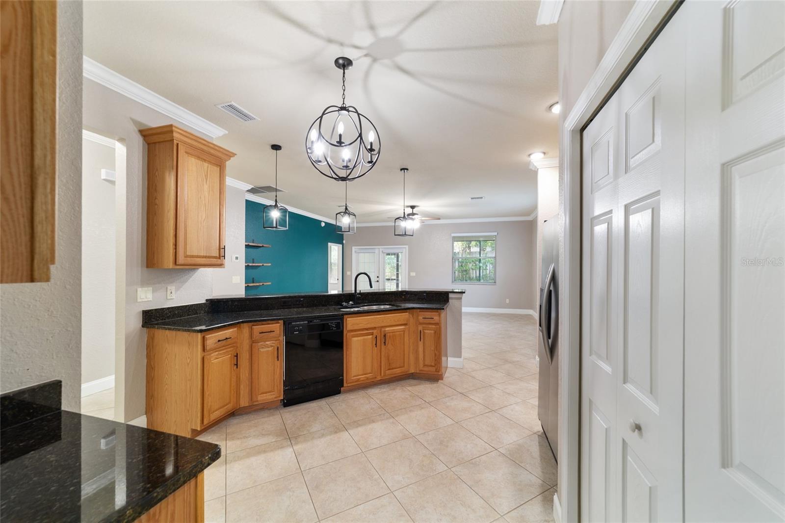 Image 11 of 49 For 2127 38th Terrace