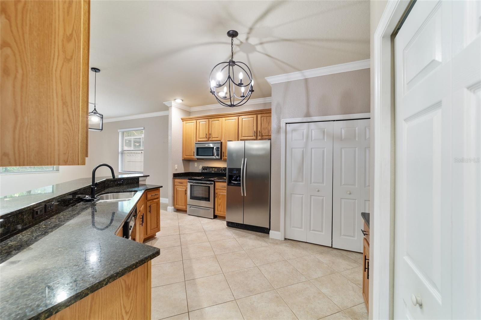 Image 12 of 49 For 2127 38th Terrace