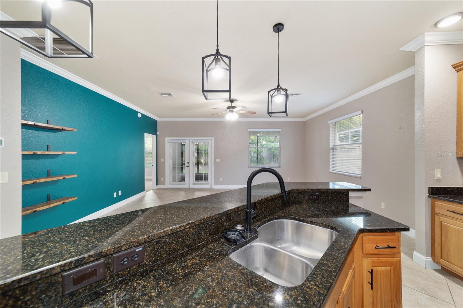 Image 13 of 49 For 2127 38th Terrace