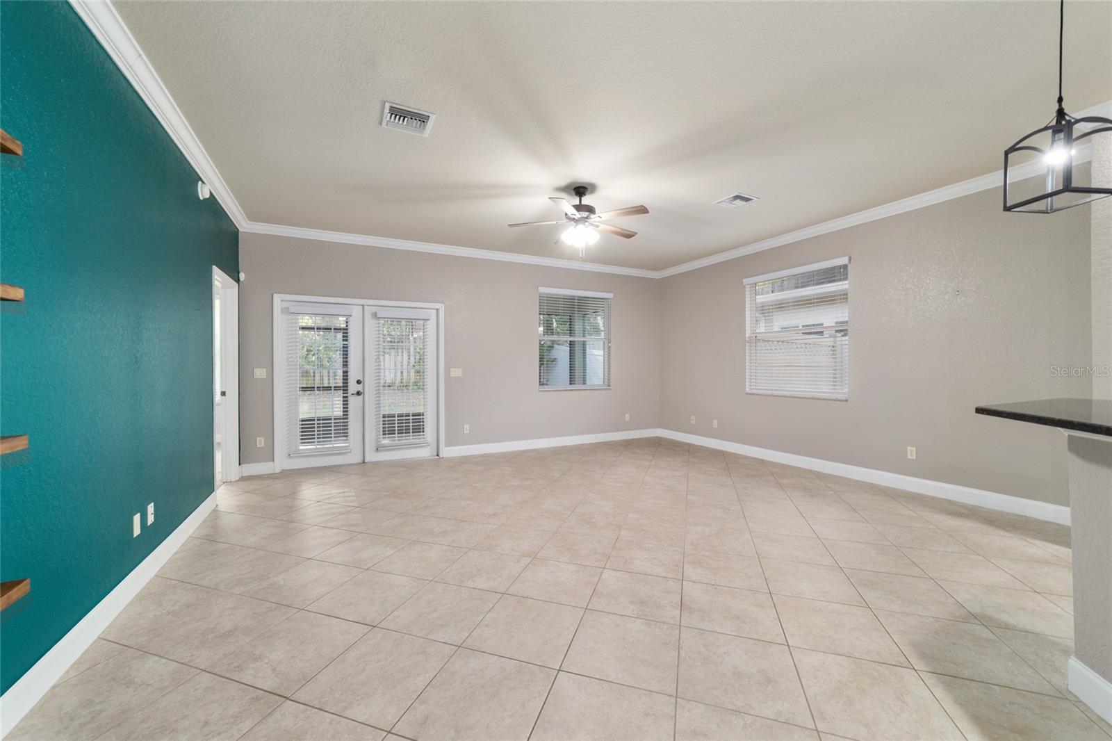 Image 21 of 49 For 2127 38th Terrace