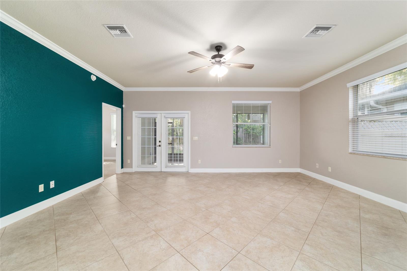 Image 22 of 49 For 2127 38th Terrace