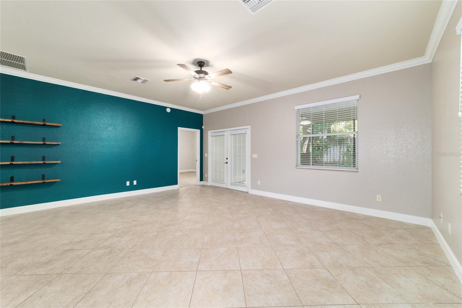 Image 23 of 49 For 2127 38th Terrace