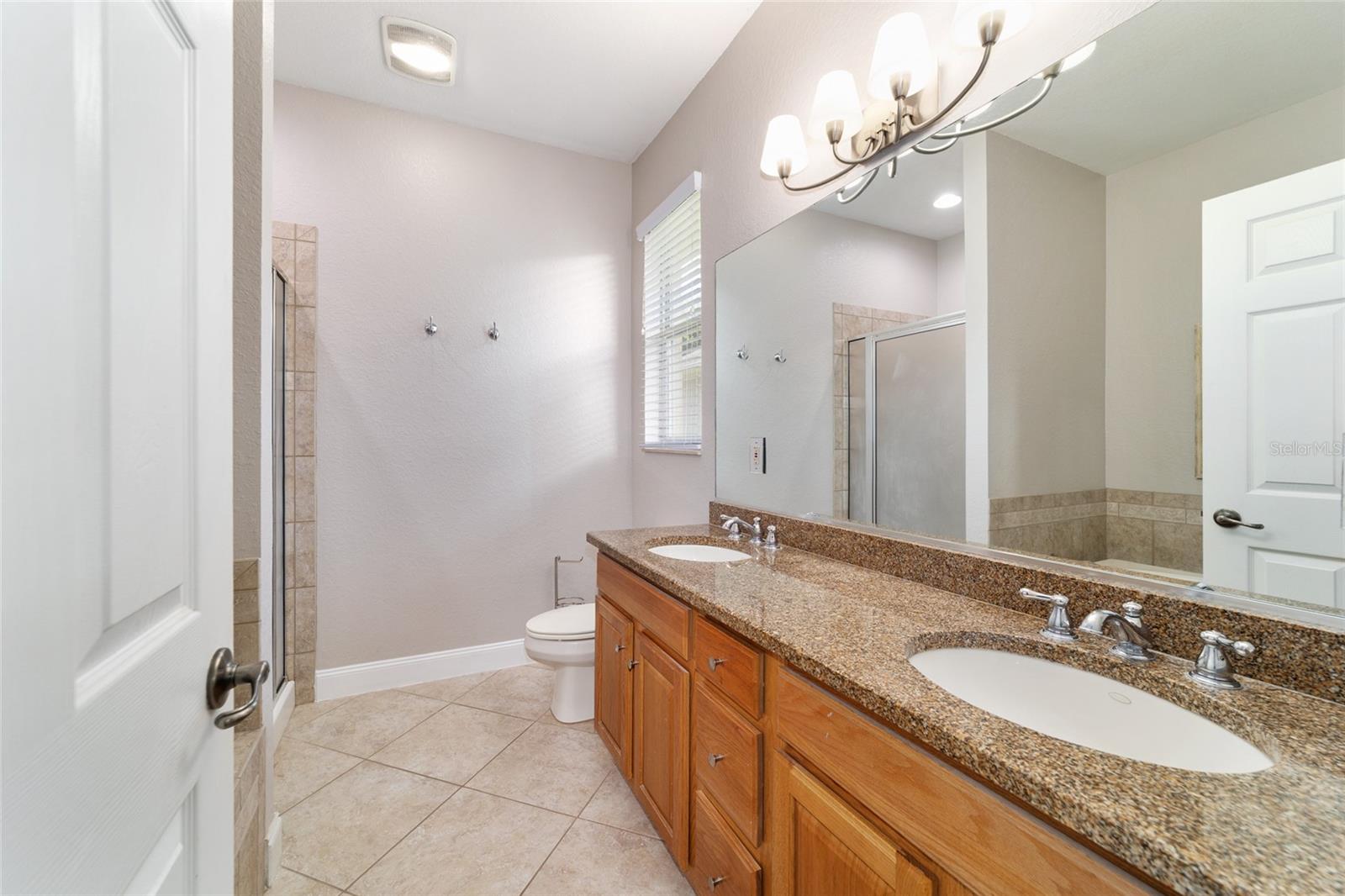 Image 27 of 49 For 2127 38th Terrace