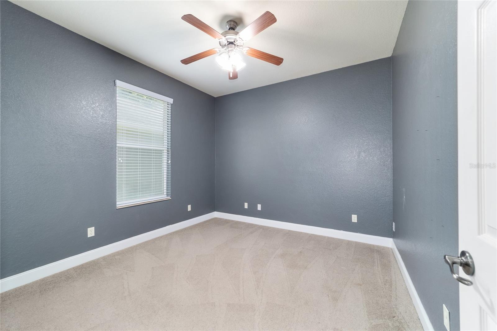 Image 30 of 49 For 2127 38th Terrace