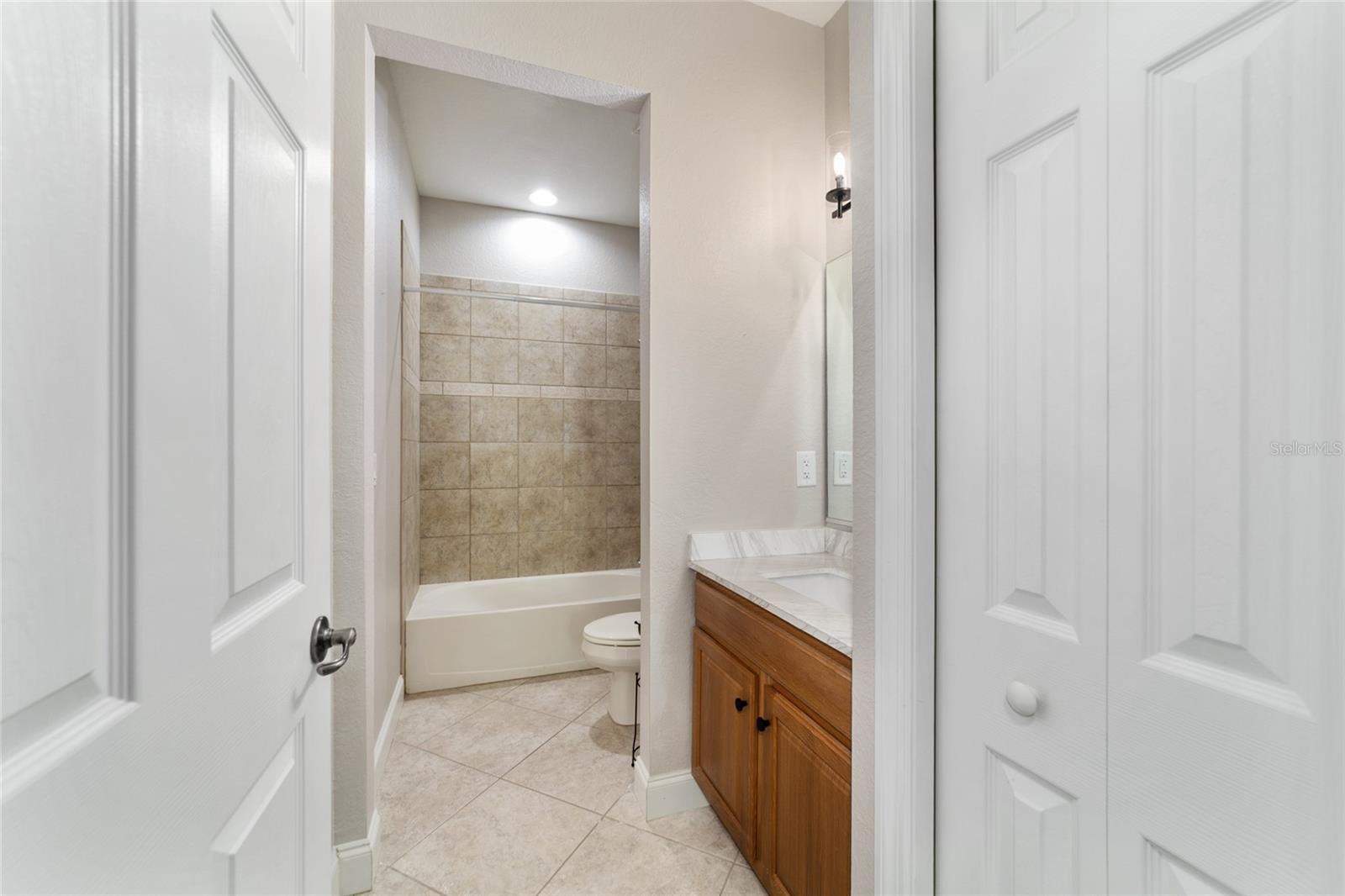 Image 33 of 49 For 2127 38th Terrace