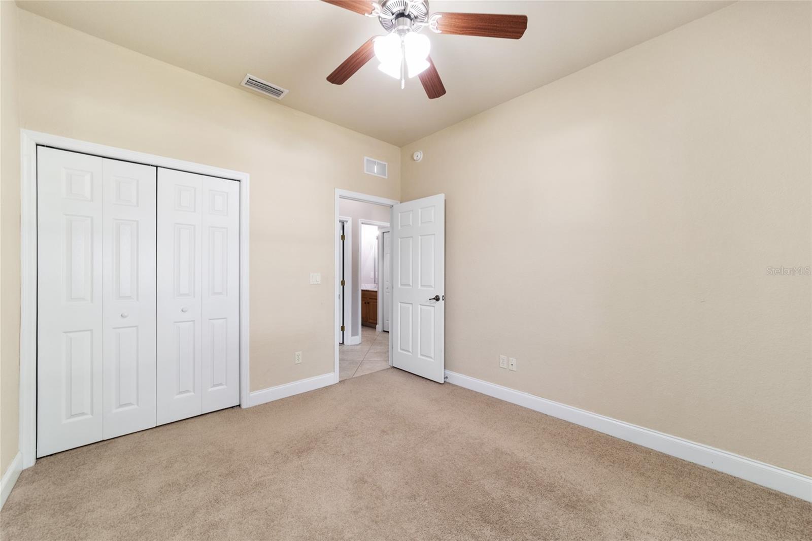 Image 37 of 49 For 2127 38th Terrace