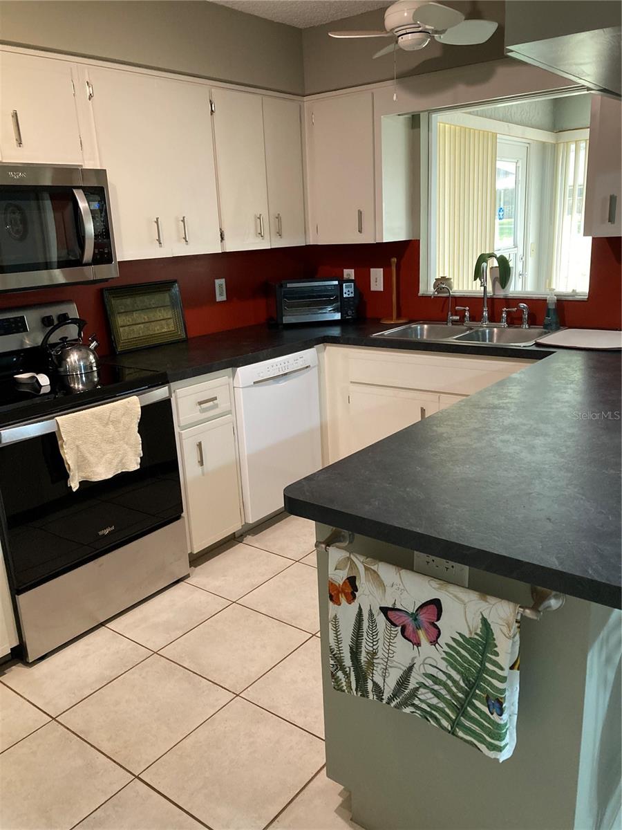 Image 13 of 34 For 8450 90th Street D