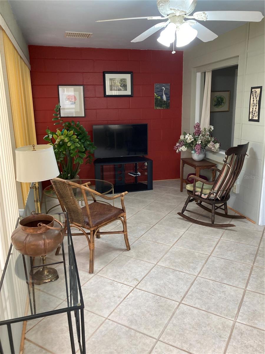Image 19 of 34 For 8450 90th Street D