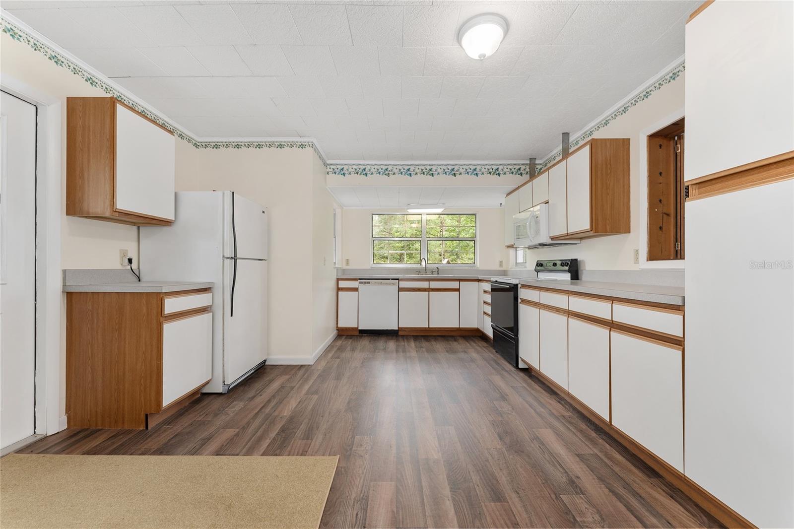 Image 25 of 98 For 8441 115th Street