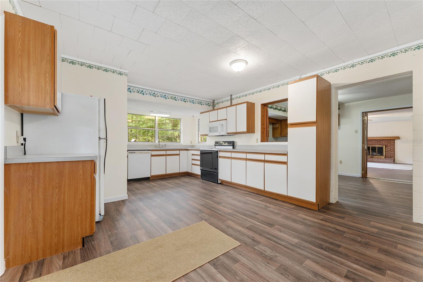 Image 26 of 98 For 8441 115th Street