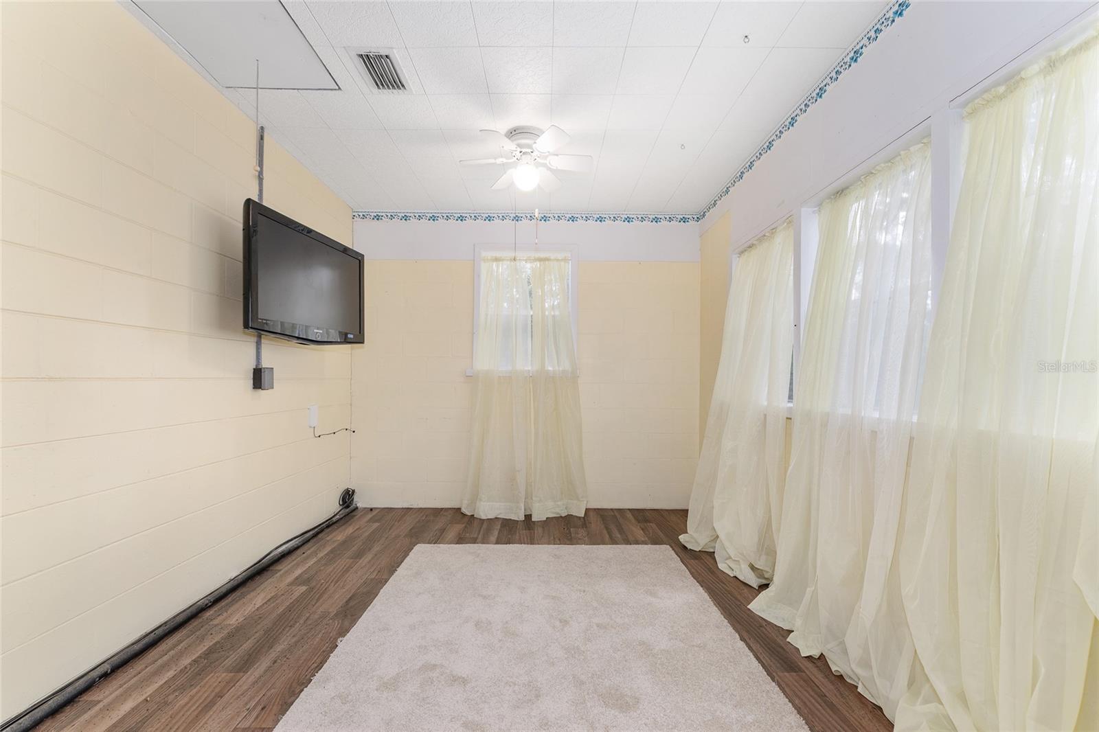 Image 62 of 98 For 8441 115th Street