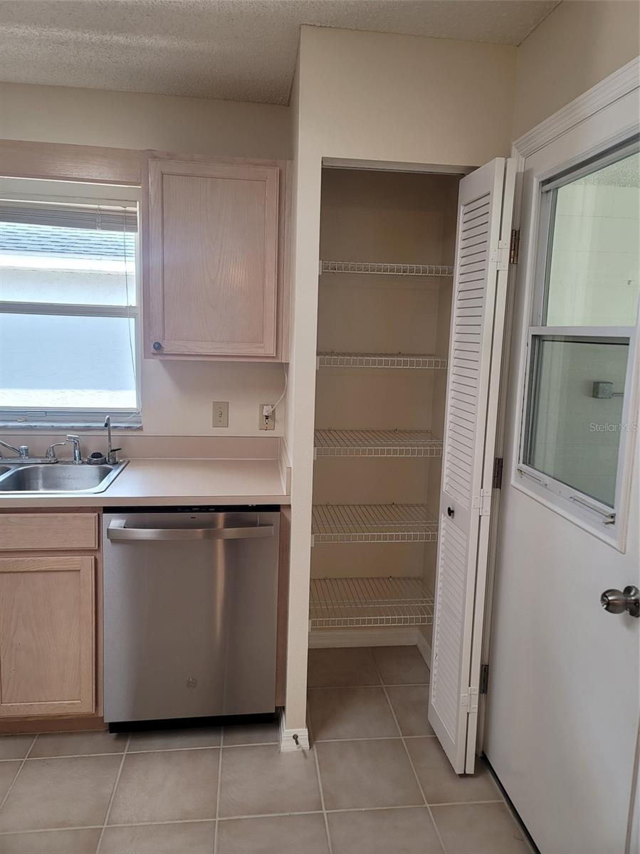 Image 5 of 26 For 9265 92nd Place Road