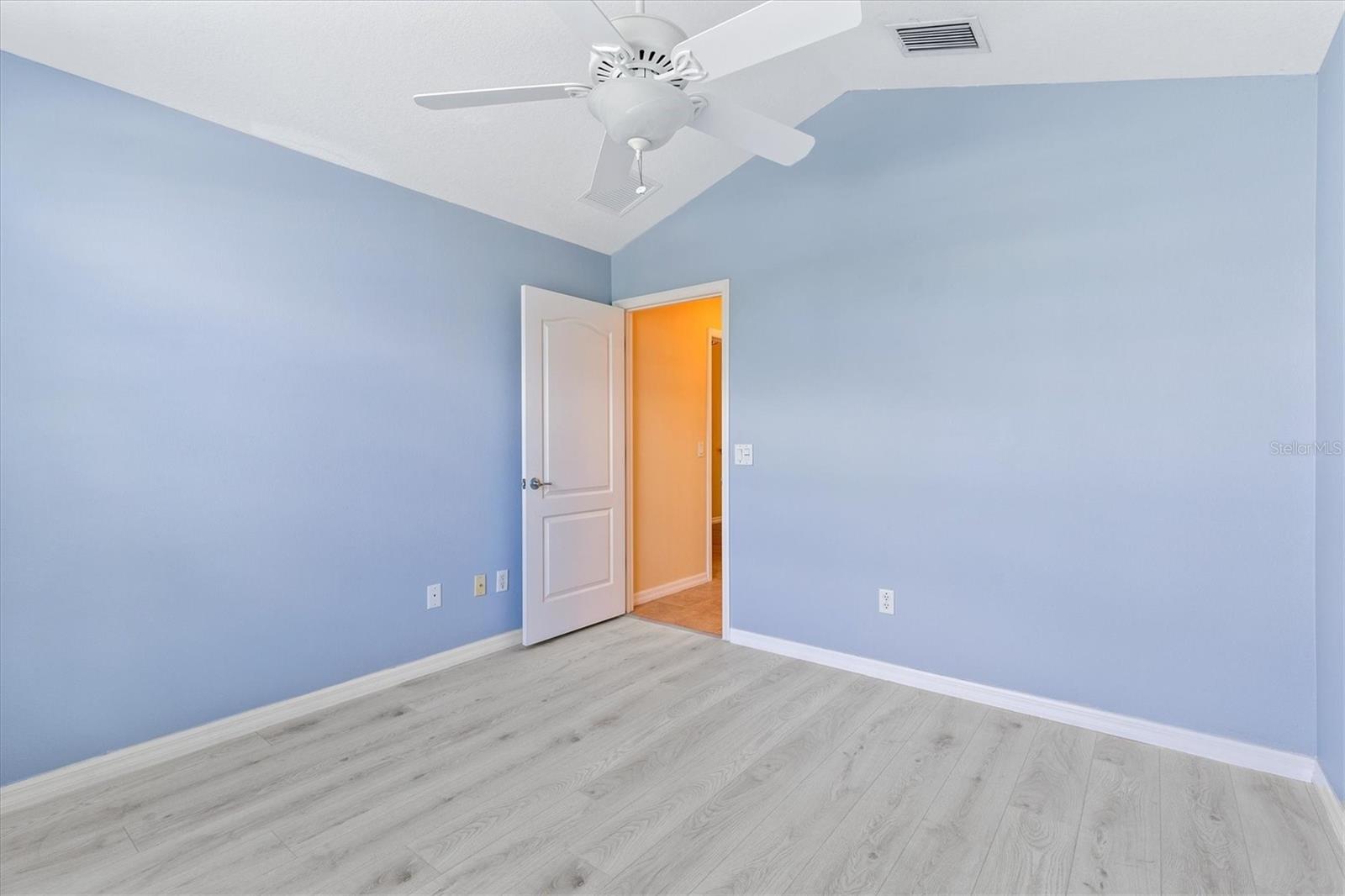 Image 23 of 28 For 611 Allenwood Loop