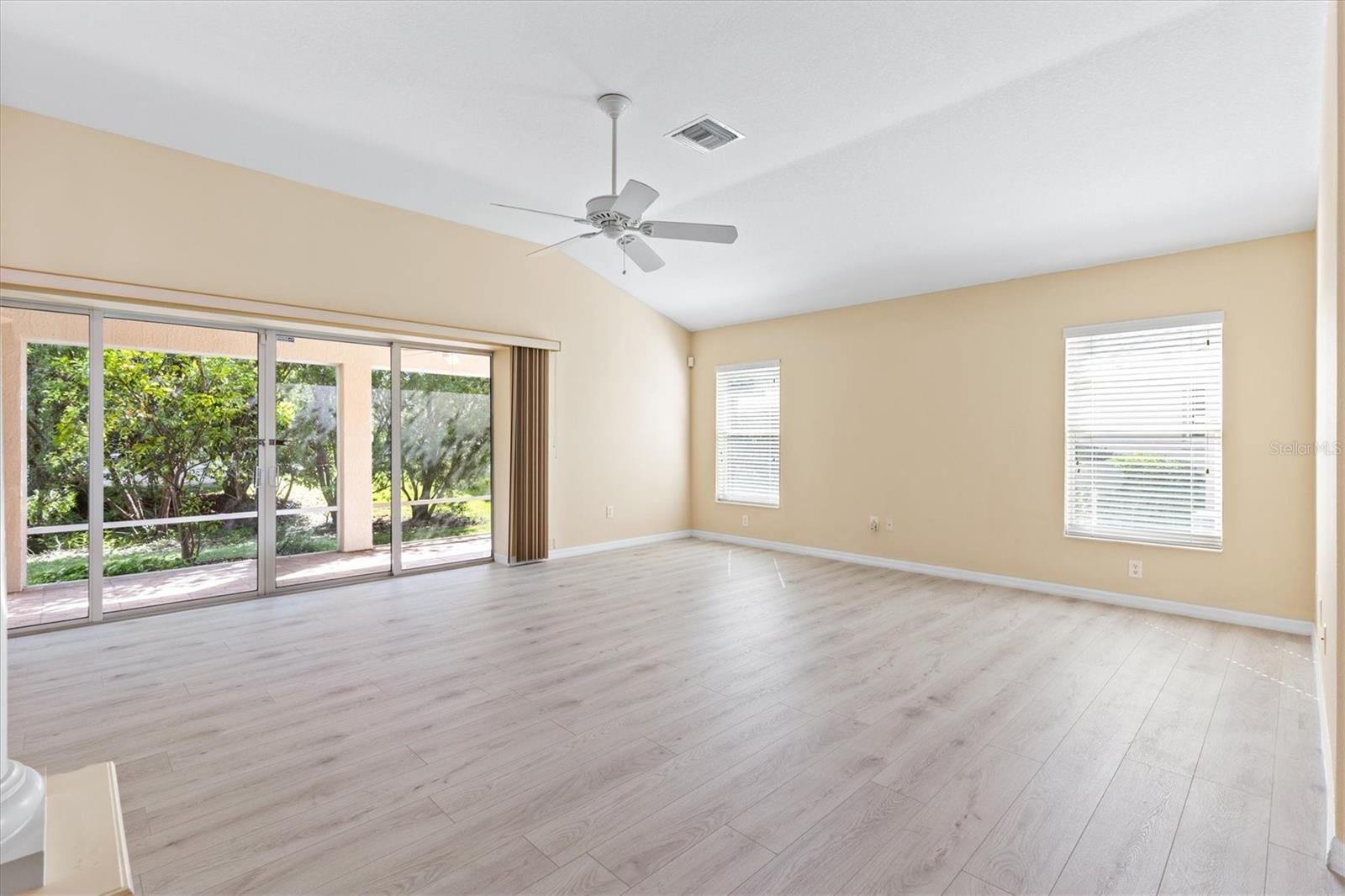 Image 8 of 28 For 611 Allenwood Loop