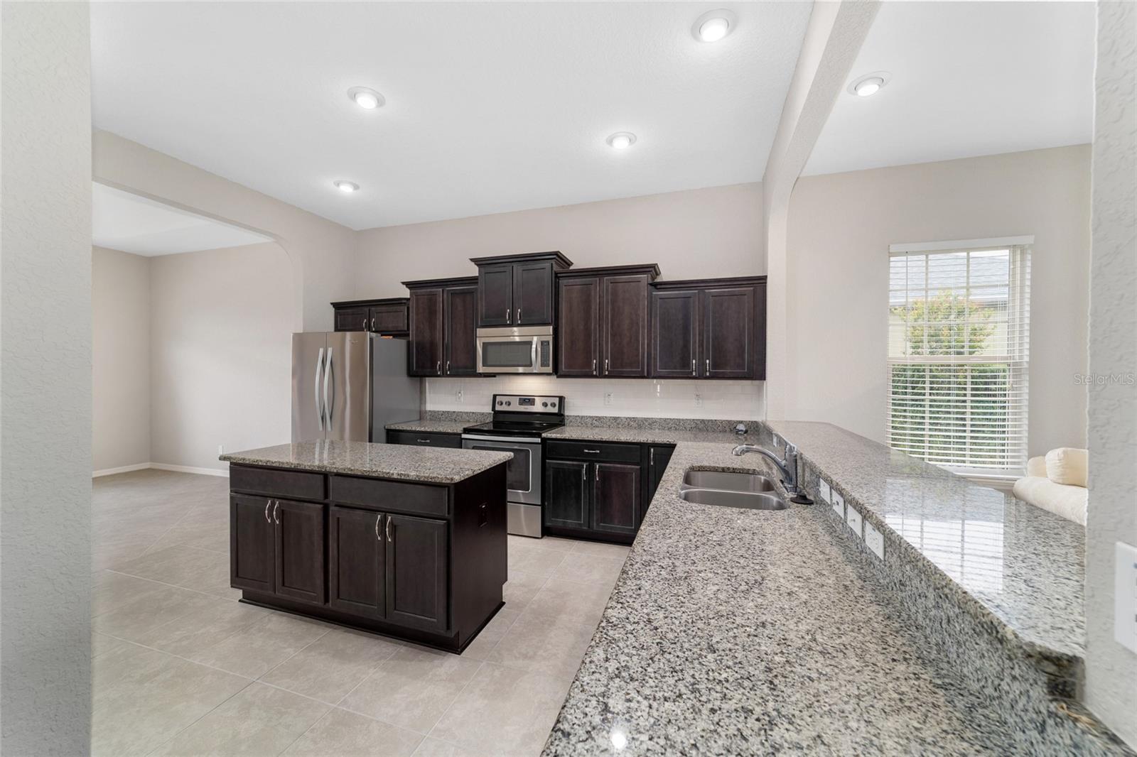 Image 5 of 31 For 6299 90th Street