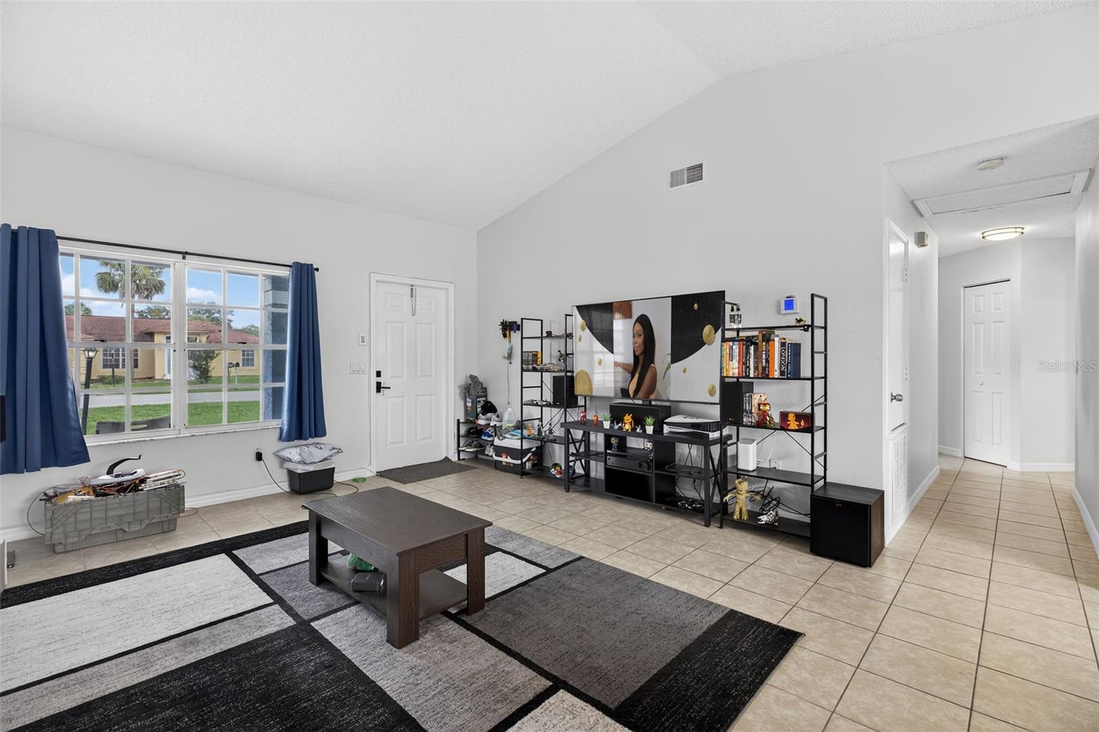 Image 5 of 40 For 316 Oak Track Drive