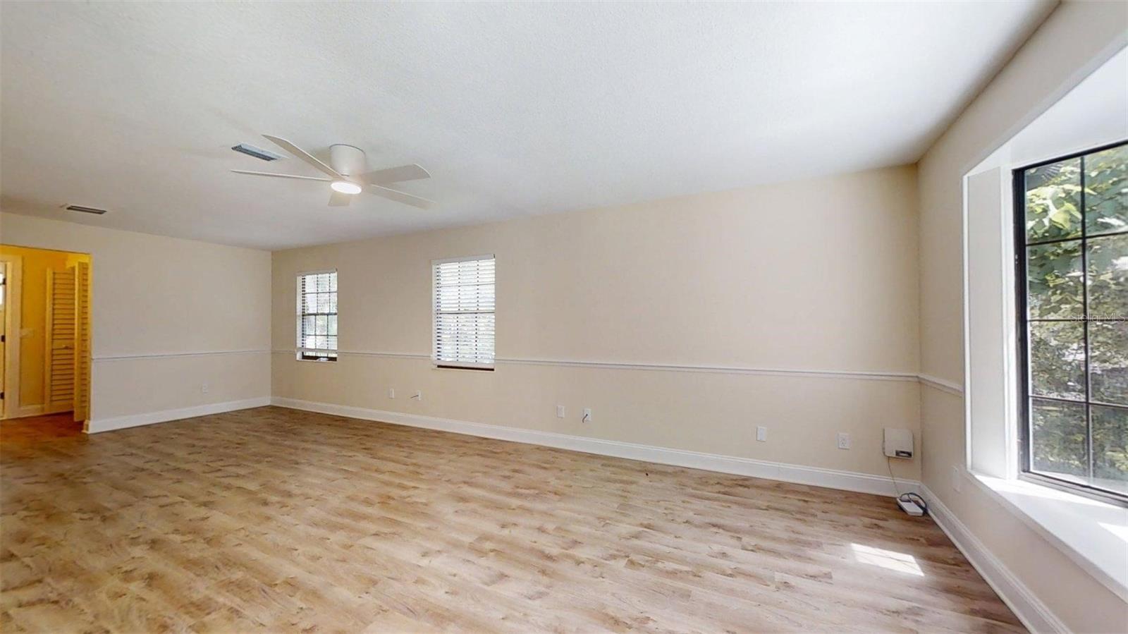 Image 39 of 79 For 4121 6th Avenue