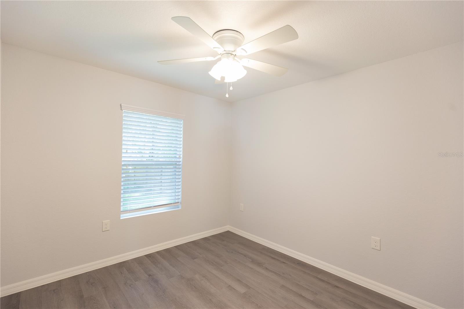 Image 14 of 30 For 15451 6th Circle