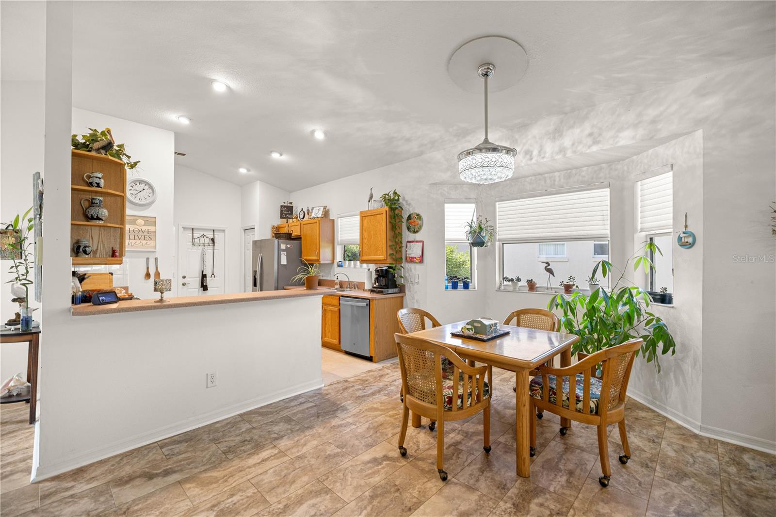Image 13 of 49 For 1824 Zoe Court