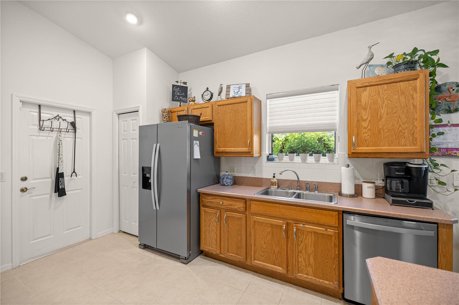 Image 16 of 49 For 1824 Zoe Court