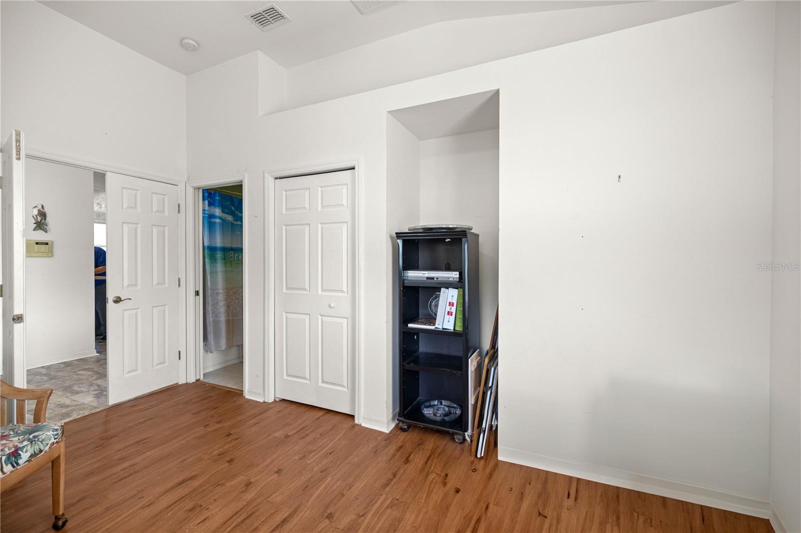 Image 25 of 49 For 1824 Zoe Court