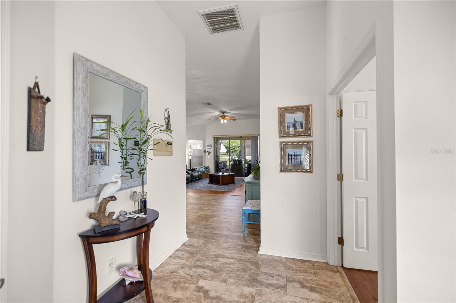 Image 7 of 49 For 1824 Zoe Court